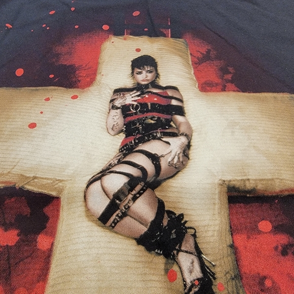 Demi Lavato CROSS BED T-SHIRT Holy F*ck Size Medium NEW! - Picture 10 of 10